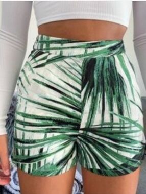 Dynamite White Lined Shorts with Green Palm Print Size L